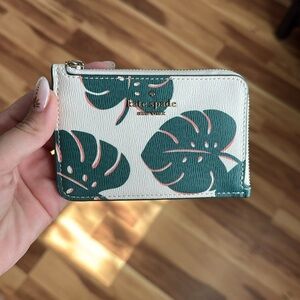 NEW Kate Spade Darcy Medium Zip Card Holder Monstera Leaves Cream Green K7173
